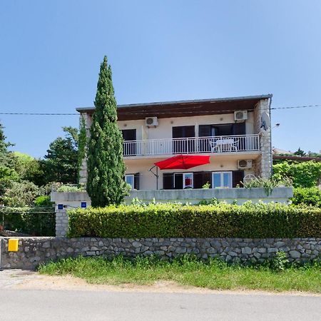 Apartments And Room Luka 克罗诺维察 外观 照片