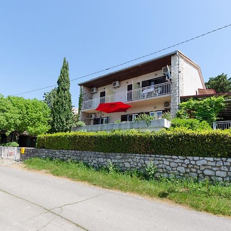 Apartments And Room Luka 克罗诺维察 外观 照片