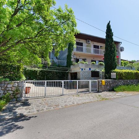Apartments And Room Luka 克罗诺维察 外观 照片
