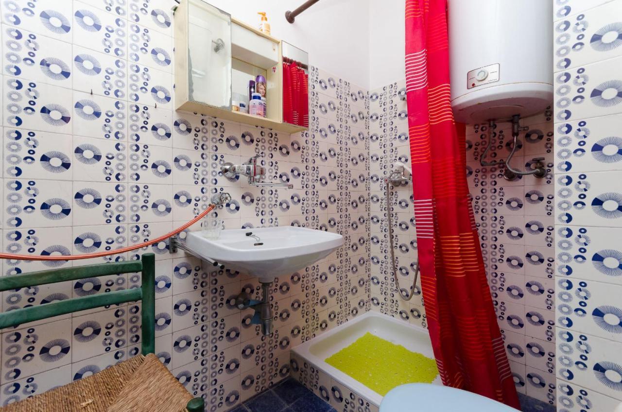 Apartments And Room Luka 克罗诺维察 外观 照片