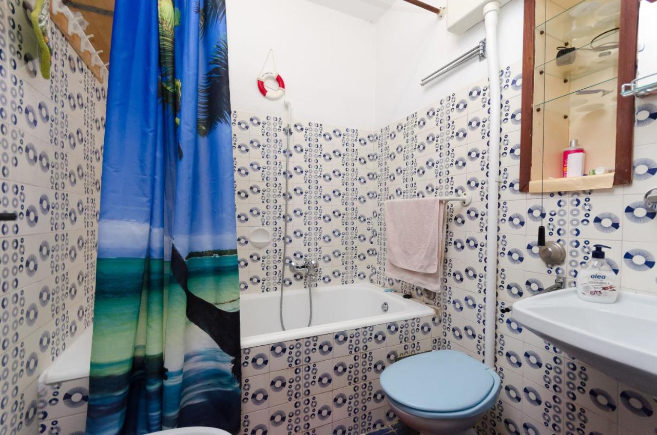 Apartments And Room Luka 克罗诺维察 外观 照片
