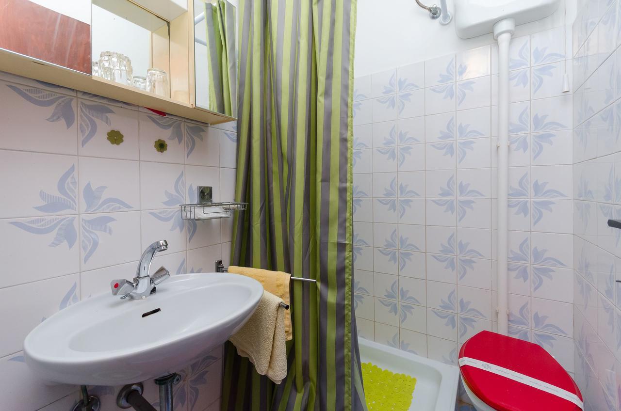 Apartments And Room Luka 克罗诺维察 外观 照片
