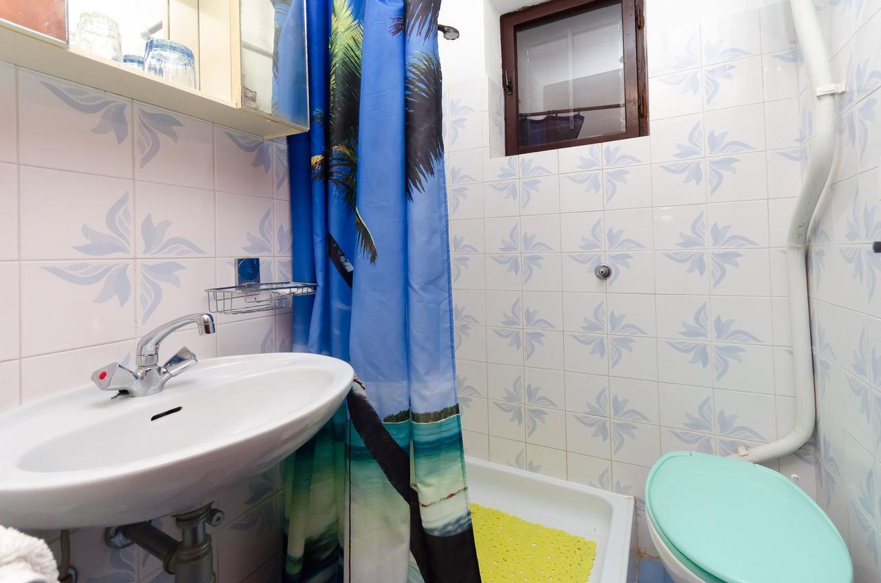 Apartments And Room Luka 克罗诺维察 外观 照片