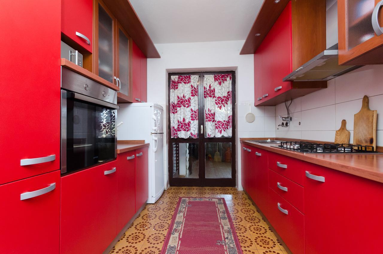 Apartments And Room Luka 克罗诺维察 外观 照片