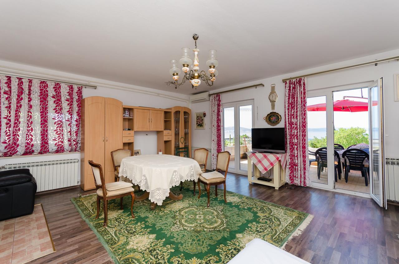 Apartments And Room Luka 克罗诺维察 外观 照片