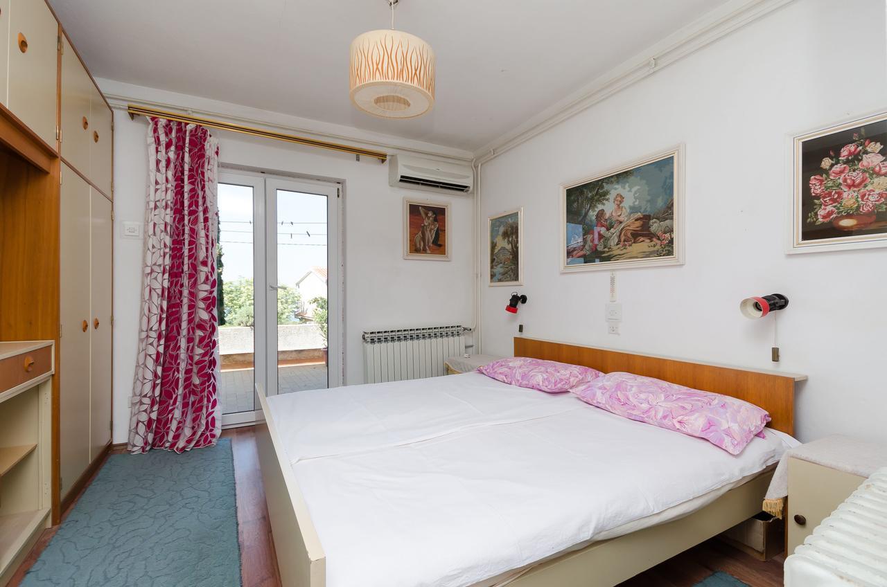 Apartments And Room Luka 克罗诺维察 外观 照片